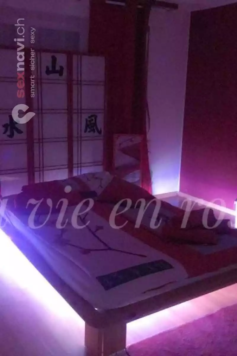 Salon La vie en Rose 89 A Salon La vie en Rose 89 A Neuchatel / Neuenburg