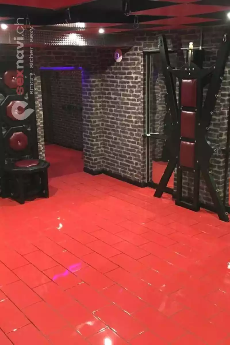 Ch&acirc;teau Noir Seitensprung - (SM) Studio Olten, Schweiz, Solothurn