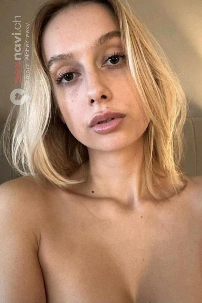 LANA S&uuml;sser TEENIE will Sperma... Basel, Basel, Schweiz