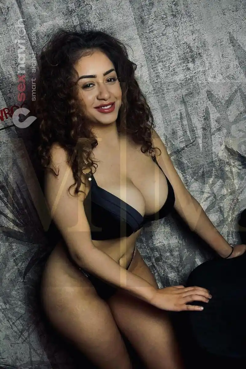 BELLA-XXL-BOOBS 18-j&auml;hrige Spalte wartet.... Z&uuml;rich Umgebung, Schaffhausen, Z&uuml;rich Stadt, Schweiz, Thayngen