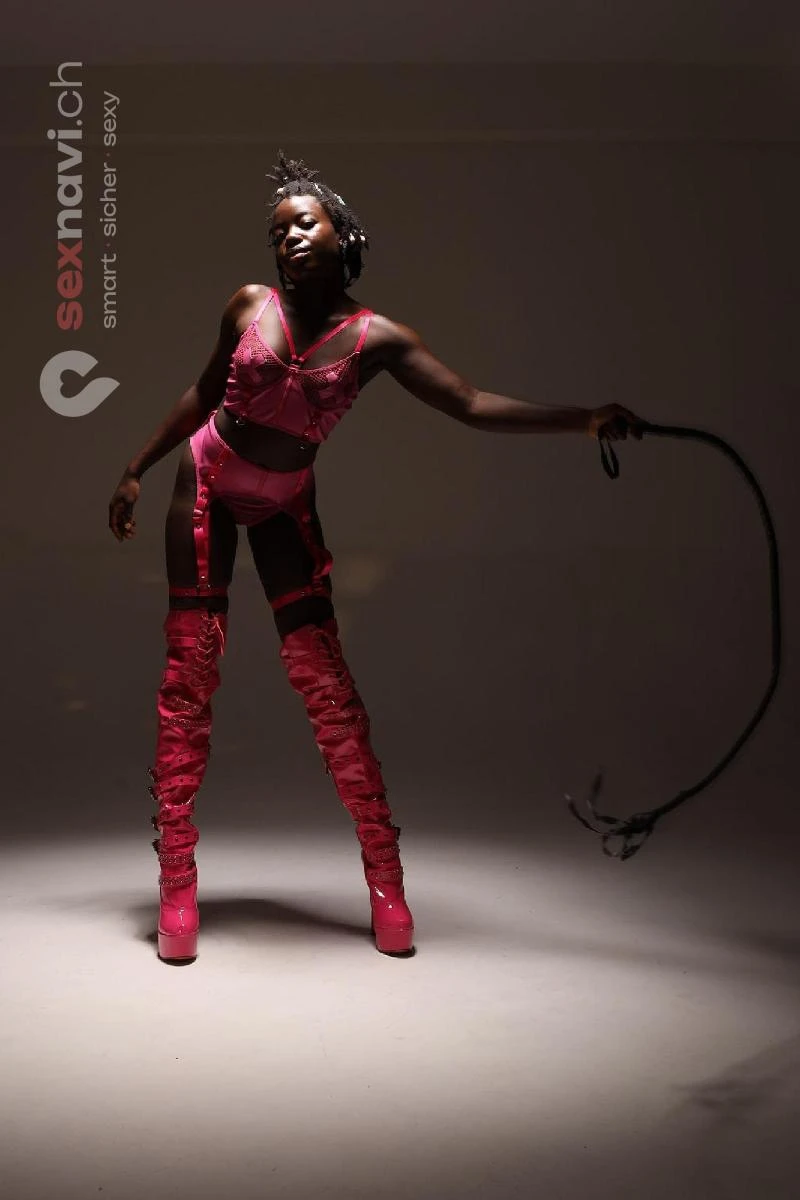 Goddess Mwenesi NEW BLACK DOMINATRIX IN TOWN Z&uuml;rich Umgebung, Z&uuml;rich, Z&uuml;rich Stadt, Aargau, Schweiz