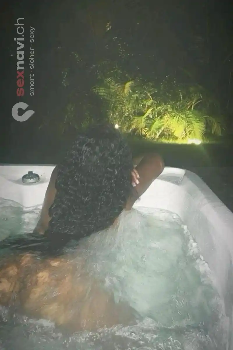 Naomi  Waadt, Wallis, Schweiz, Recherswil, Fribourg / Freiburg