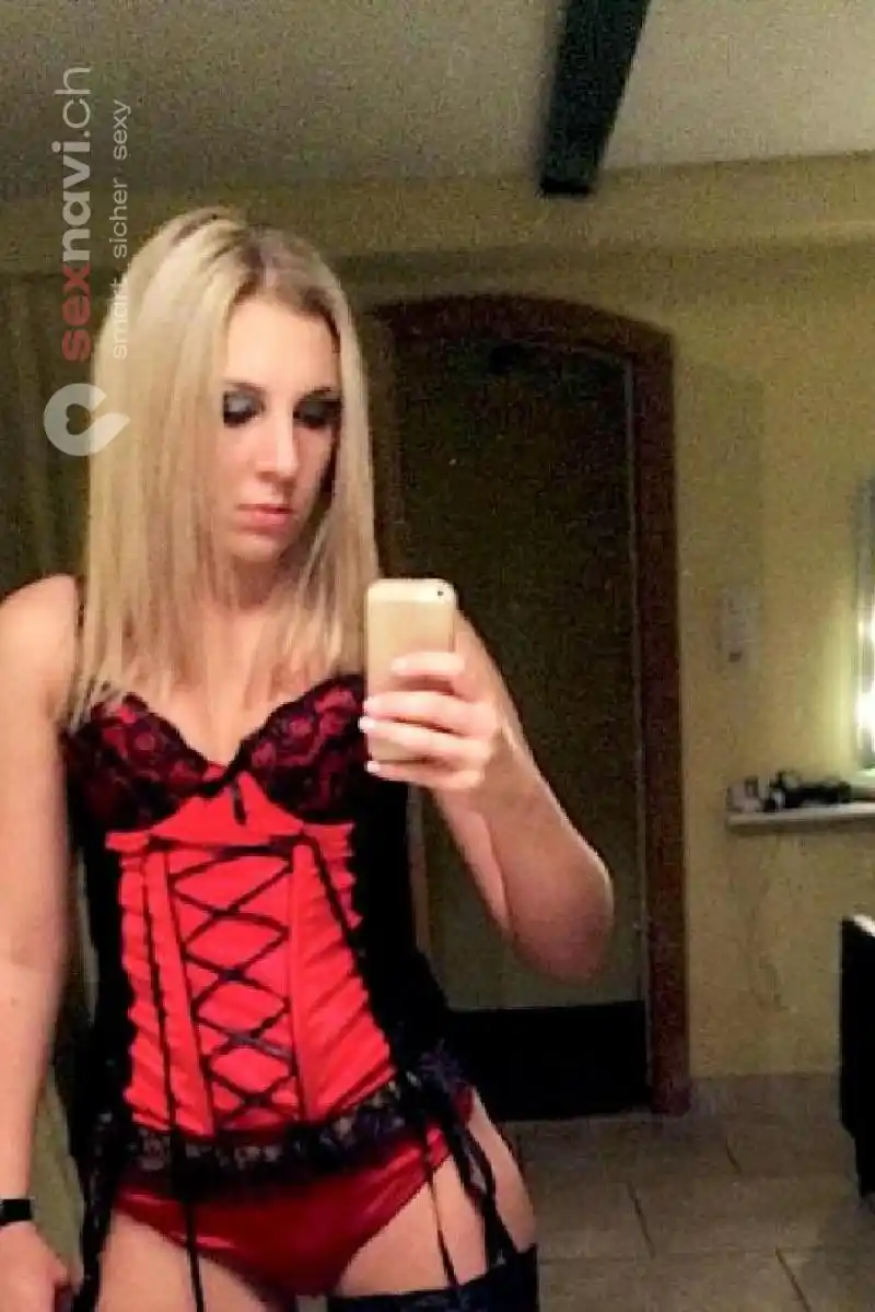 MIRKA  -PORNOSTAR- Naturgeiles Teufelsweib... Basel, Basel, Schweiz