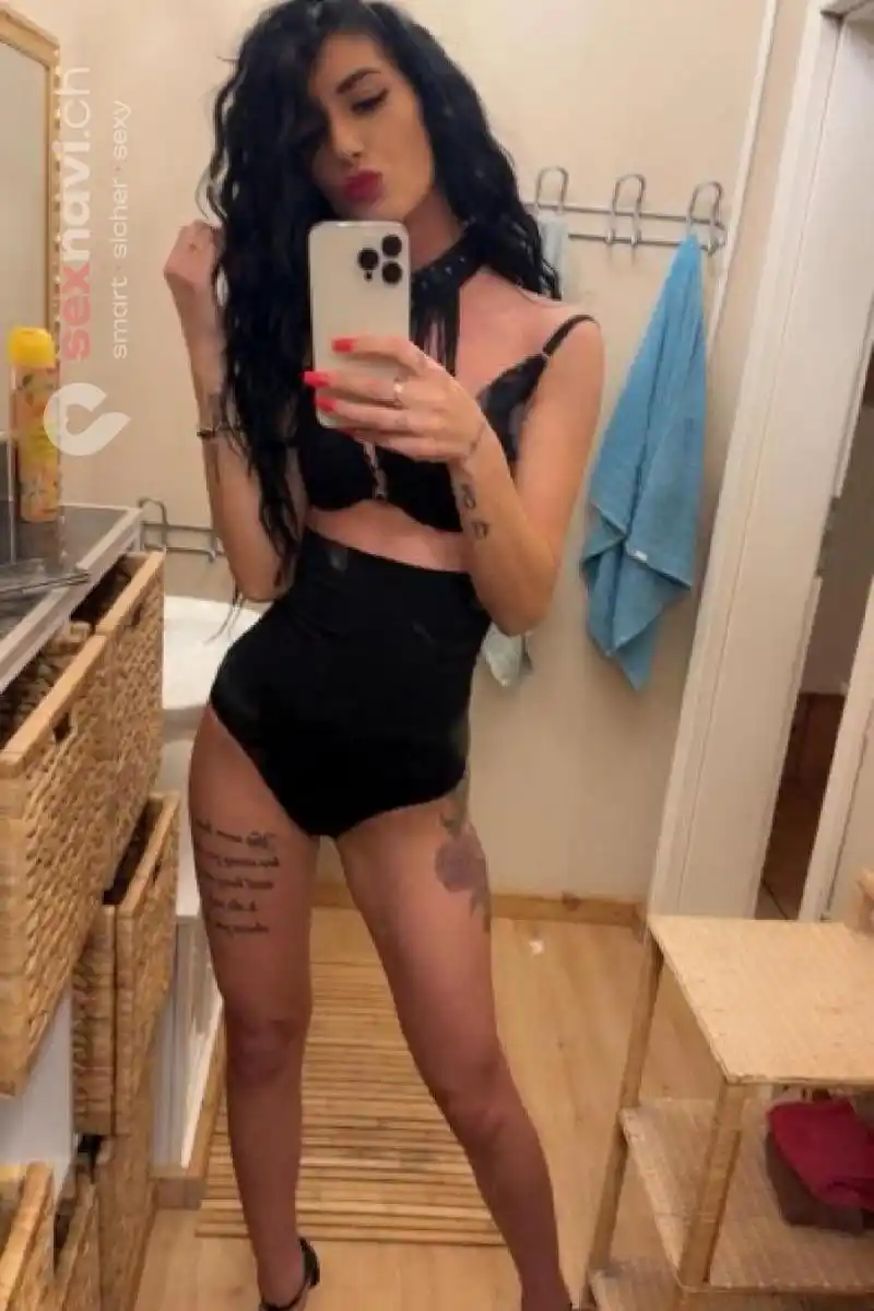 Karina HOT & NEW Bern Stadt, Bern Umgebung, Zollikofen, Schweiz, Solothurn