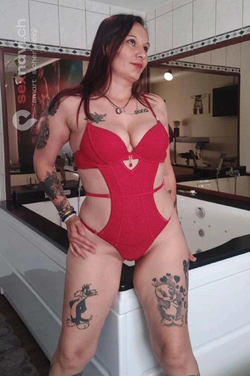 Naomi Anal Queen Bern Umgebung, Bern Stadt, Steffisburg, Schweiz, Biel/Bienne - Grenchen