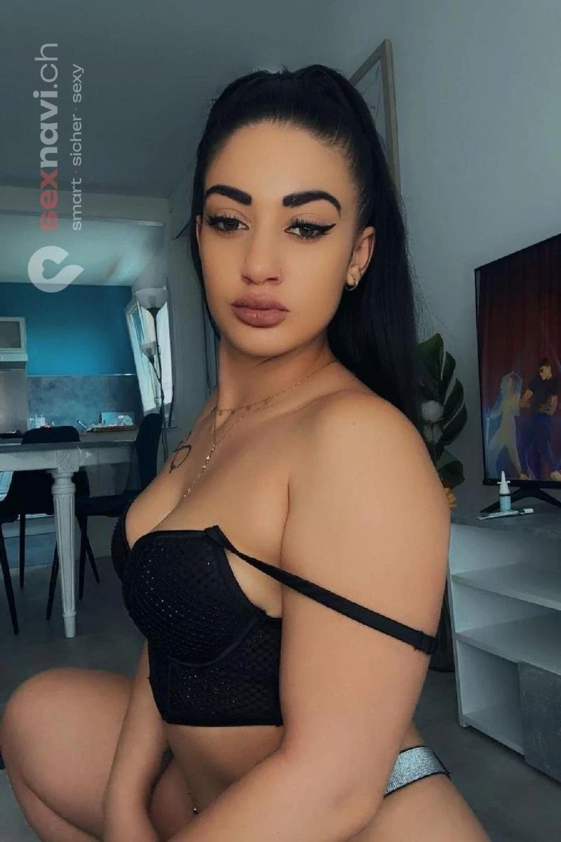 Giulia TEEN TEEN COME IN FACE Jura, Moutier, Schweiz, Neuchatel / Neuenburg, Fribourg / Freiburg
