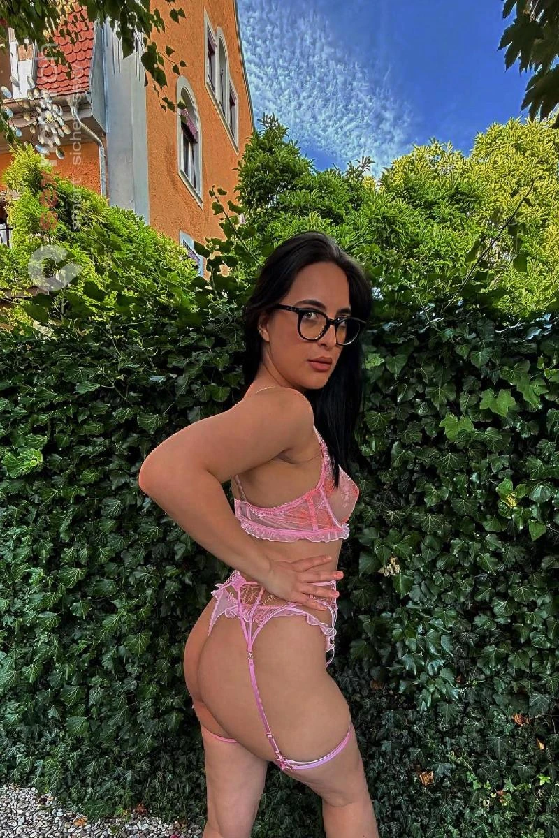 Larysa TEEN TEEN COME IN MOUTH / FACE Waadt, Schweiz, Neuchatel / Neuenburg, Yverdon-les-Bains, Fribourg / Freiburg