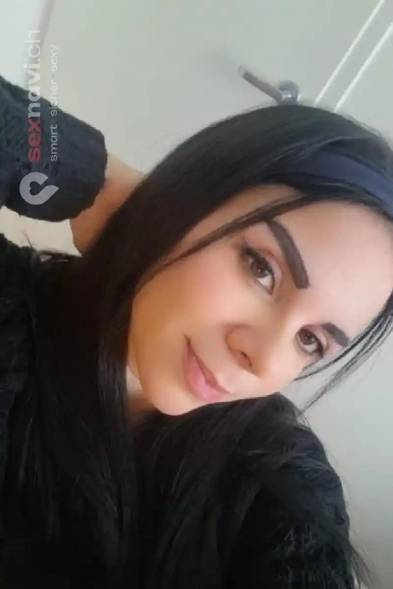 Kacy Liebe gesicht spritzen Basel, Basel, Deutschland, Schweiz