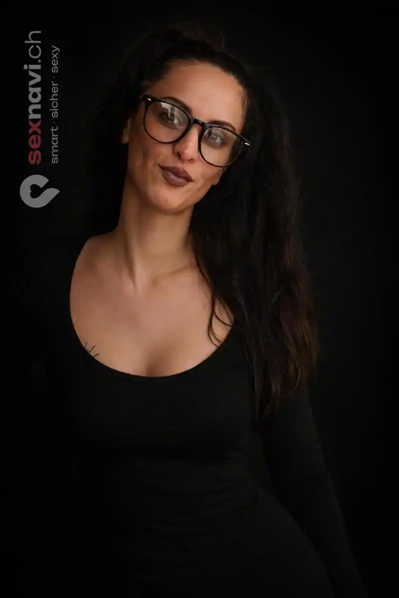 DeeaKISS Behaarte Frau Z&uuml;rich Umgebung, St.Gallen, Kloten, Z&uuml;rich Stadt, Schweiz