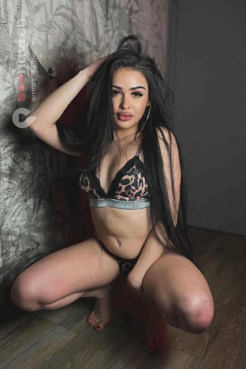 TEENIE-KITTY Scharfe TEENIE-Hure... Basel, Basel, Schweiz