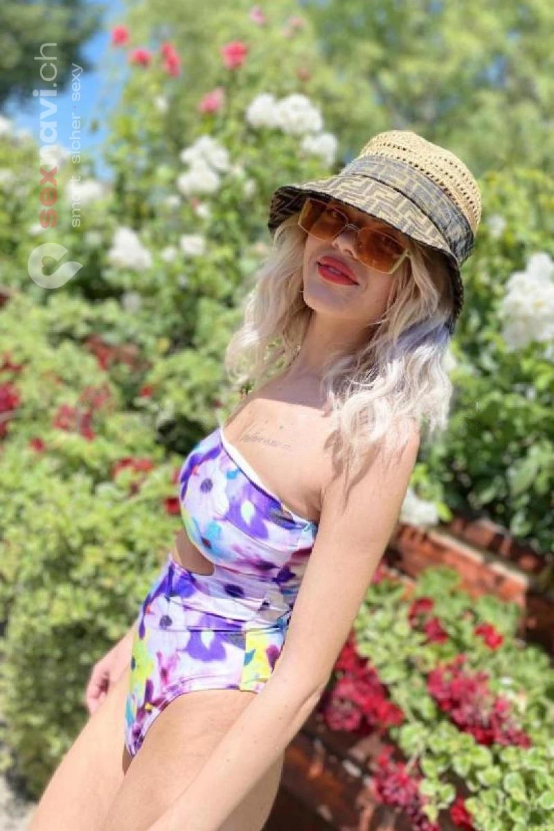 Julia 💦🔱 GOLDENSHOWER &Ouml;sterreich, Aargau, Schweiz, Zofingen