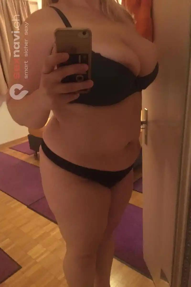 Sexs&uuml;chtigeChristina Vollbusige Frau sucht sex Z&uuml;rich Umgebung, Thurgau, Winterthur, Z&uuml;rich Stadt, Schweiz