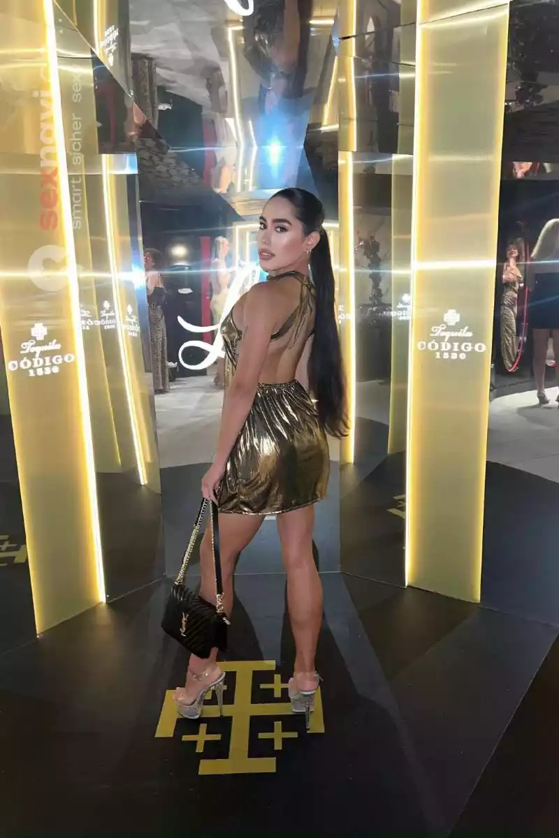 Bella Exclusive Model Basel, Luzern, Aargau, Schweiz, Solothurn