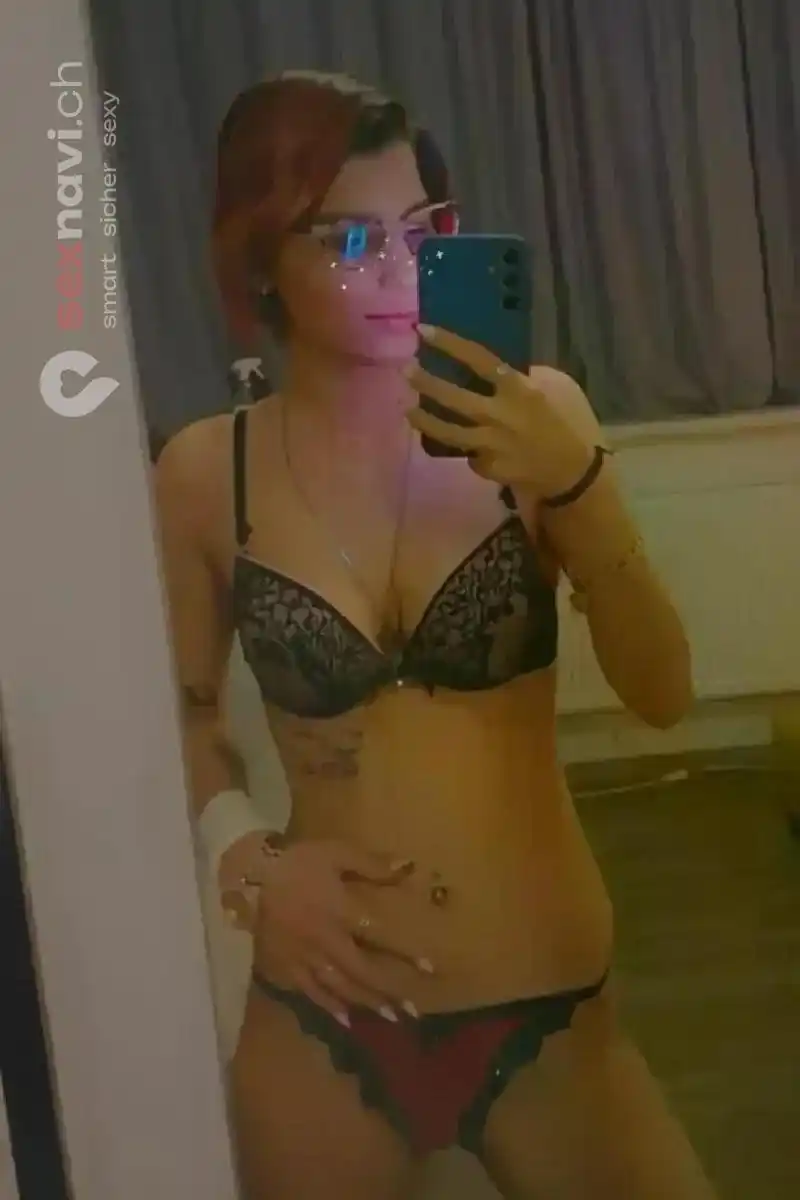 Gina geiles Teeny wartet auf dich St.Gallen, Österreich, Graubünden, Schweiz, Rüthi (Rheintal)