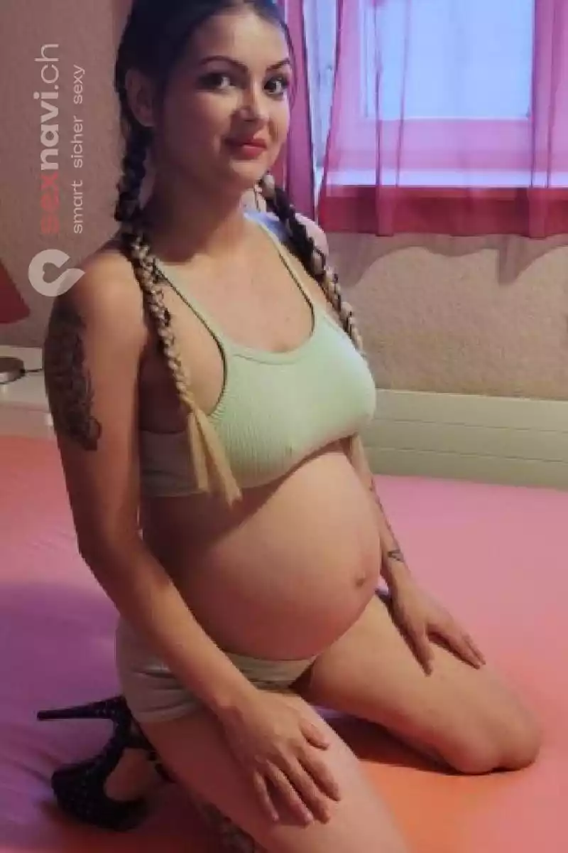 Schwangere Laura Super sexy nympho Teeny St.Gallen, Österreich, Thurgau, Schweiz, Müllheim Dorf