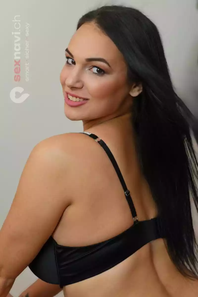 LEYLA-ORALQUEEN Schwanzgierig und eng gebaut Zürich Umgebung, Schaffhausen, Zürich Stadt, Schweiz, Thayngen