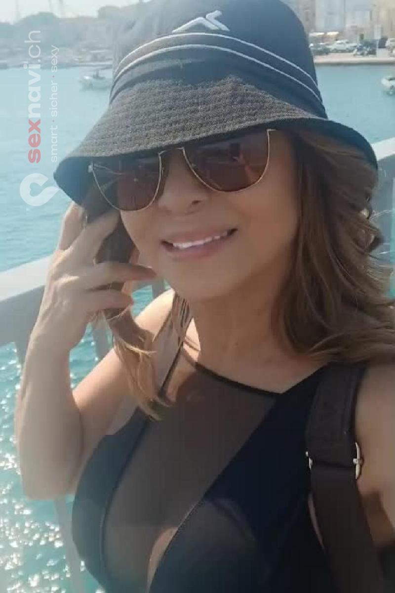 Lorena COUGAR SPANISH COUGAR ANAL SEX Feinmassage Jura, Schweiz, Neuchatel / Neuenburg, Fribourg / Freiburg