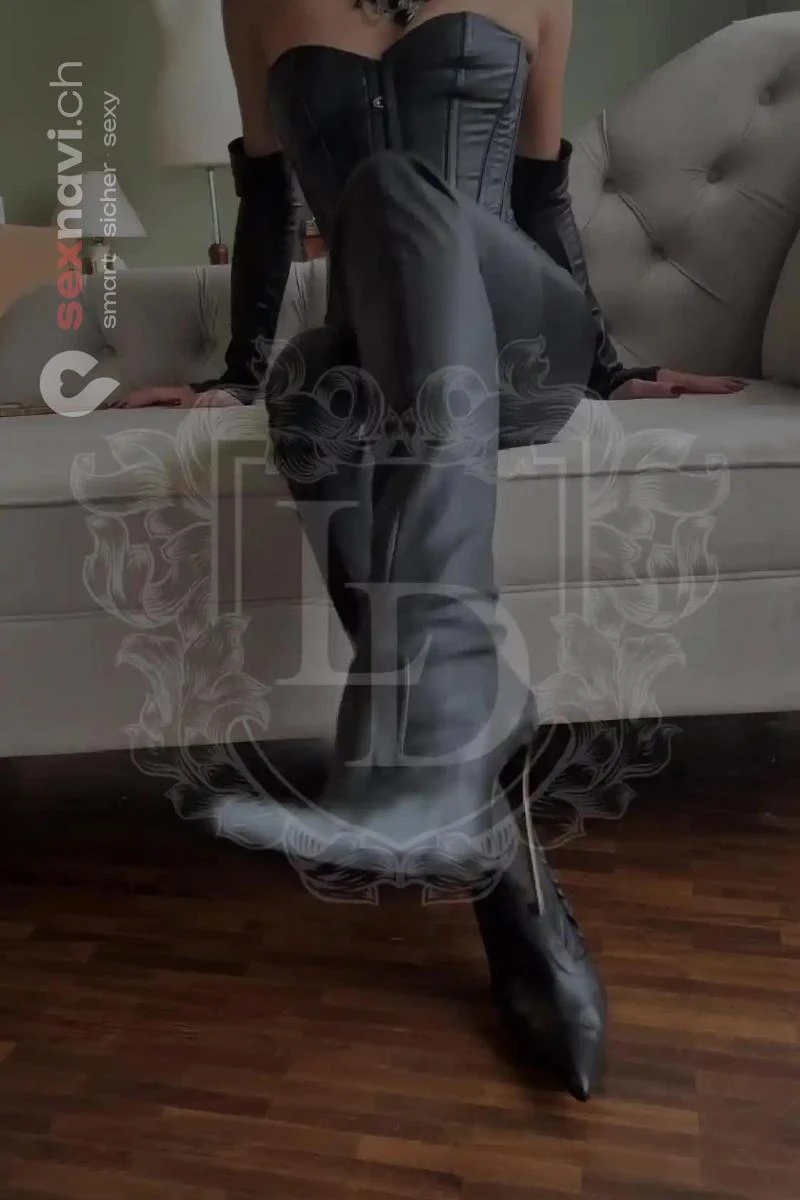 Lady Diyosa deutsche erfahrene Domina Prostatabehandlung Zürich Umgebung, Zürich Stadt, Aargau, Hindelbank, Schweiz